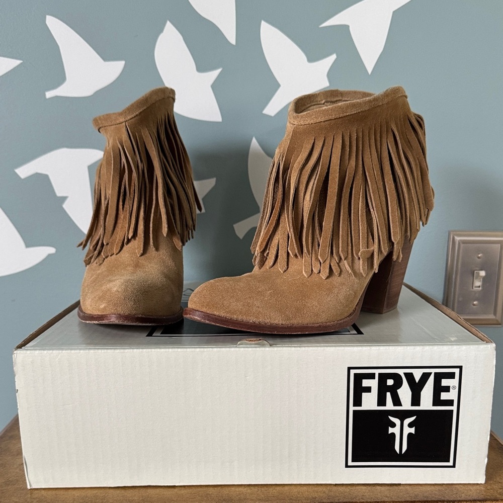 Frye Ilana Fringe Short Boot - 9.5